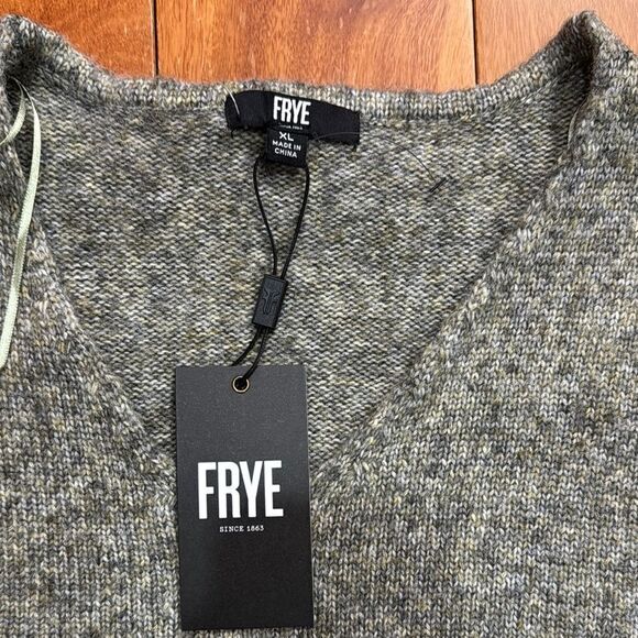 NWT Frye Gray V-Neck Sweater with Long Sleeves in size XL. - Picture 2 of 8